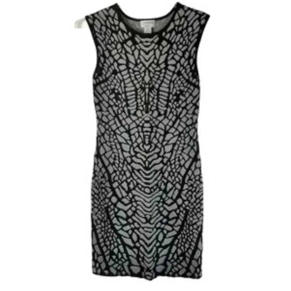 CARMEN Marc Valvo Valentine Black & Gray Knit Dress with Cap sleeves Size Small - Picture 3 of 11